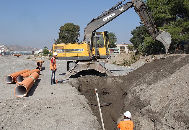Se inicia la construcción provisional del principal colector de saneamiento en Puerto Lumbreras - 1, Foto 1