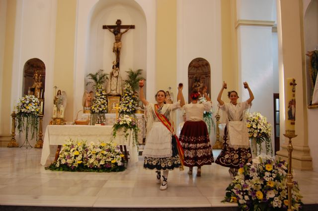 Alguazas festeja a su Patrona la Virgen del Rosario con una ofrenda de los niños nacidos este año en la localidad - 1, Foto 1