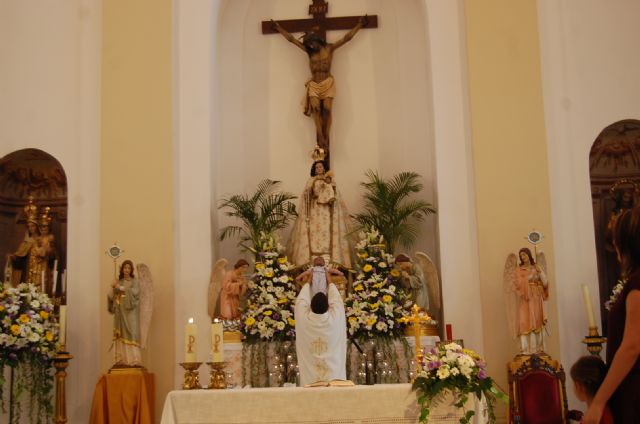 Alguazas festeja a su Patrona la Virgen del Rosario con una ofrenda de los niños nacidos este año en la localidad - 4, Foto 4