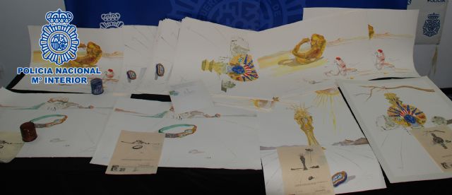 La Policía Nacional interviene en Barcelona 47 falsificaciones de la serie Relojes Blandos de Salvador Dalí - 1, Foto 1