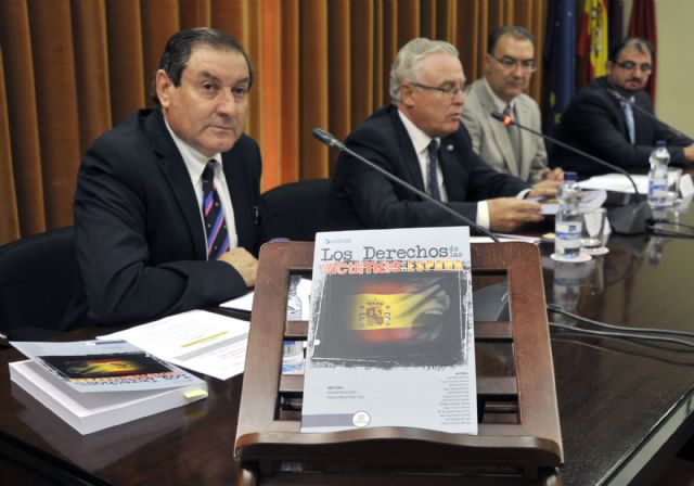 Un libro de profesores de la Universidad de Murcia aborda los derechos de las víctimas en España - 1, Foto 1