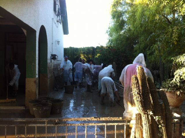 360 voluntarios ayudan a 32 familias lorquinas afectadas por las inundaciones para agilizar la vuelta a su hogar - 1, Foto 1