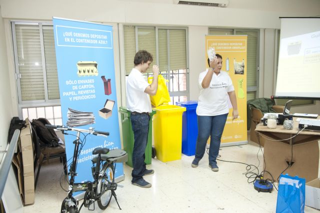 Bicicletas y muebles con material reciclado - 3, Foto 3