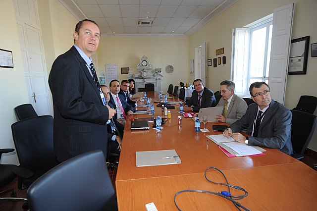 La Comunidad defenderá medidas que ayuden a abaratar el coste energético para que las empresas ganen en competitividad - 1, Foto 1