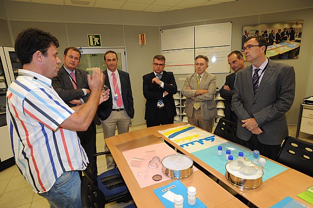 La Comunidad defenderá medidas que ayuden a abaratar el coste energético para que las empresas ganen en competitividad - 2, Foto 2