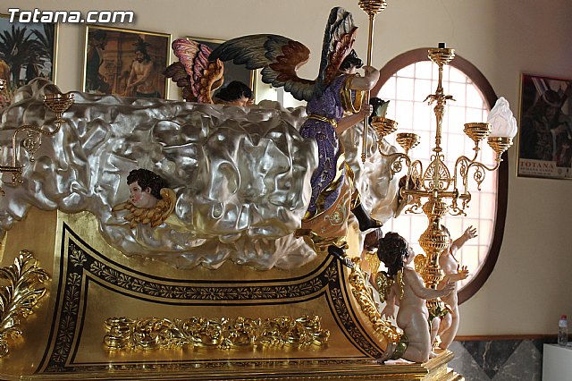 La Hermandad de Nuestra Señora de los Dolores organiz una jornada de puertas abiertas para ver su nuevo trono - 9