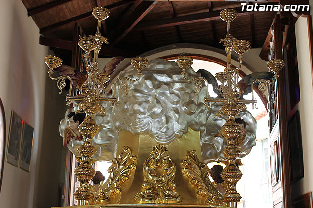 La Hermandad de Nuestra Señora de los Dolores organiz una jornada de puertas abiertas para ver su nuevo trono - 15