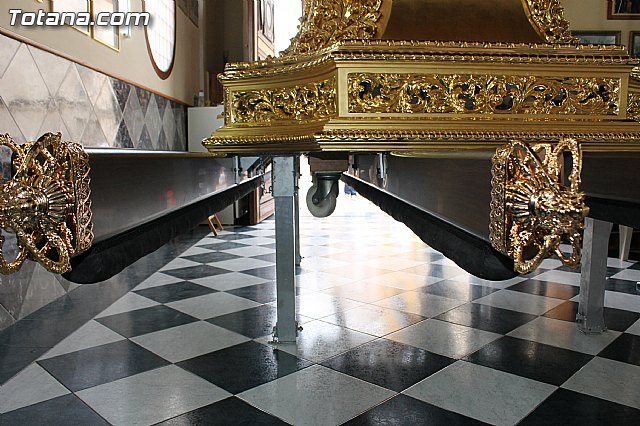 La Hermandad de Nuestra Señora de los Dolores organiz una jornada de puertas abiertas para ver su nuevo trono - 16