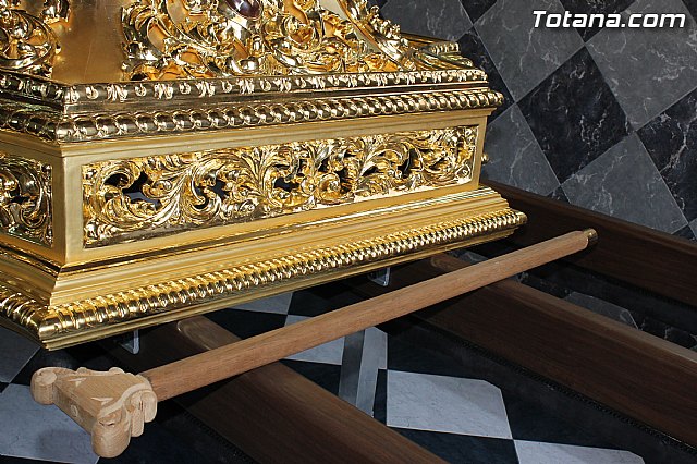 La Hermandad de Nuestra Señora de los Dolores organiz una jornada de puertas abiertas para ver su nuevo trono - 27