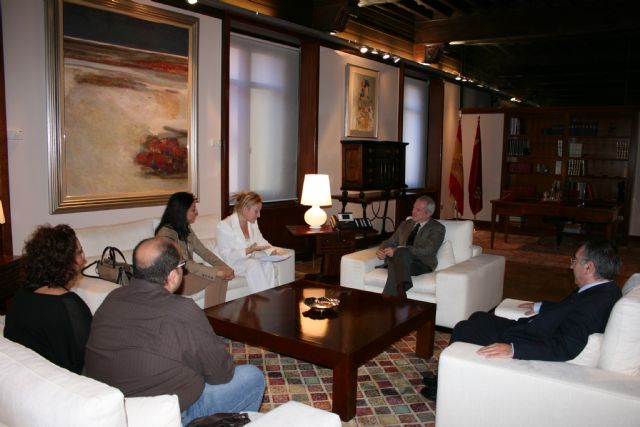 El presidente de la Comunidad recibe a los miembros de la asociación ´Bebes Robados Región de Murcia´ - 1, Foto 1