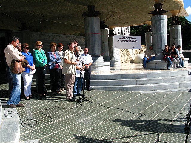 La plataforma contra la pobreza y la exclusión social pide en la Asamblea Regional el desarrollo del reglamento - 1, Foto 1
