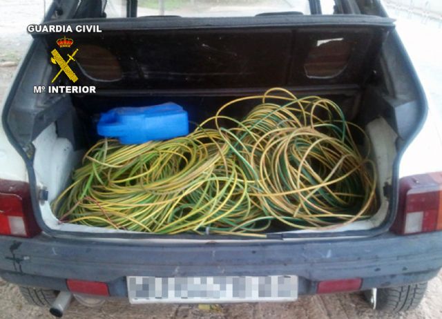 La Guardia Civil sorprende in fraganti a cuatro personas por la sustracción de cable de cobre - 1, Foto 1