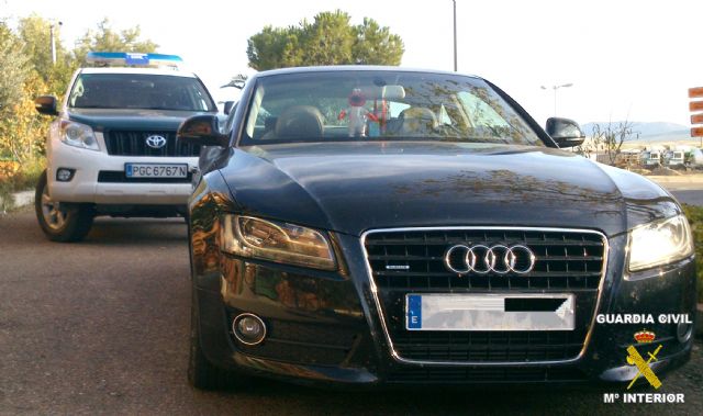 La Guardia Civil detiene al presunto autor que estafó a 17 personas en once provincias españolas - 1, Foto 1