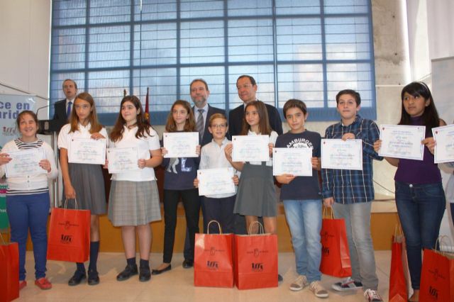 Diez escolares de la región reciben los premios del concurso de dibujo Crece en seguridad - 1, Foto 1