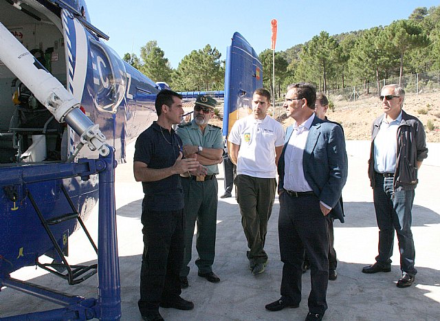 El delegado del Gobierno visita la base del plan Infomur en la Alberquilla - 2, Foto 2