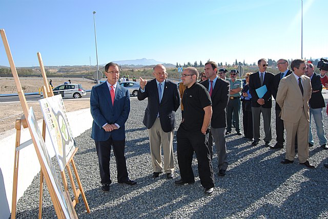 El delegado del Gobierno inaugura las obras de mejora de los tramos de carreteras del Estado cedidos al Ayuntamiento de Cieza - 1, Foto 1