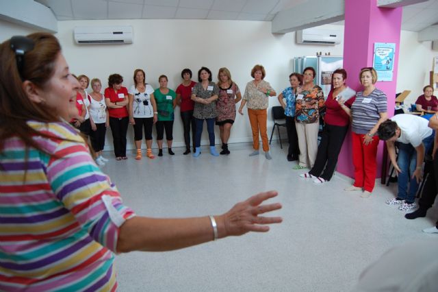Risoterapia de la mano de la asociación femenina Isabel González torreña - 4, Foto 4