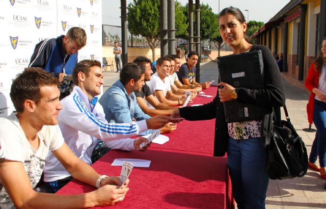 El Universidad Católica de Murcia C.F. se acerca a los estudiantes - 1, Foto 1