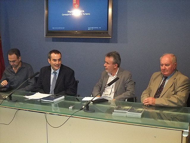 El documental ´La Cueva Negra´ difundirá la riqueza paleontológica de la Región - 1, Foto 1