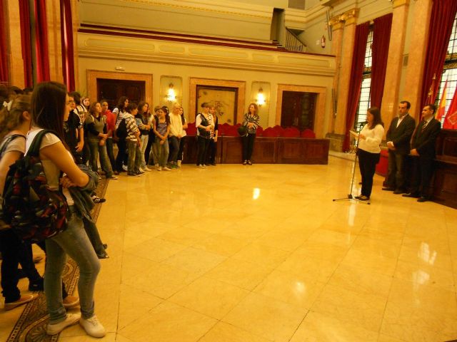 Sánchez recibe a los alumnos del colegio San Buenaventura Capuchinos que participan en un intercambio con jóvenes franceses - 2, Foto 2