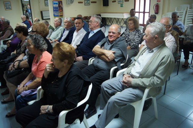 La Asamblea General de Socios del Centro de Personas Mayores Plaza de la Balsa Vieja establece el plan de trabajo para el curso 2012/2013, Foto 4