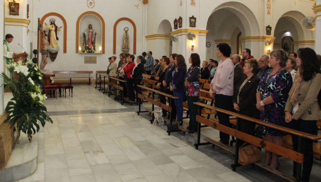 Más de doscientas mujeres lumbrerenses asisten a una eucaristía con motivo del Día Internacional del Cáncer de Mama - 1, Foto 1