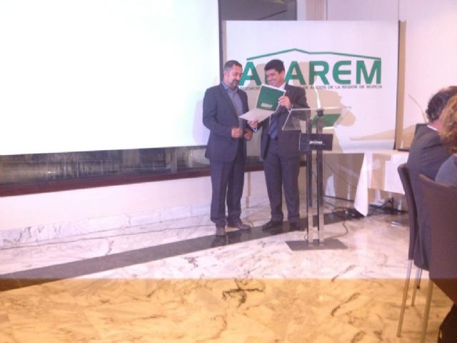 AFAREM dona 10.000 € a la Mesa Solidaria del Ayuntamiento de Lorca para los afectados de los terremotos - 1, Foto 1