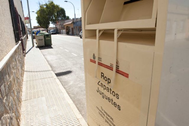 Los contenedores de ropa, calzado y juguetes ya están a pleno rendimiento - 3, Foto 3