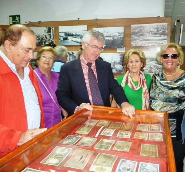 900 usuarios del Centro Social de Personas Mayores Murcia I participarán en el curso de actividades 2012-2013 - 1, Foto 1