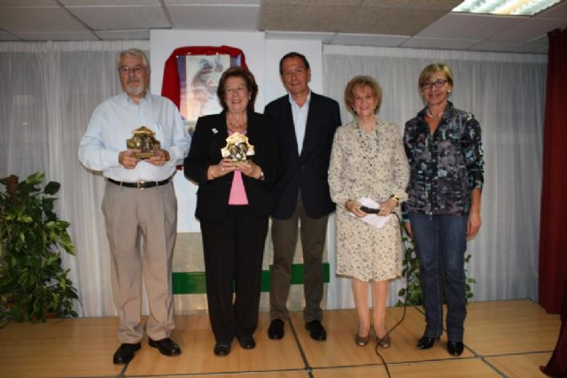 El Centro de Mayores de San Miguel distingue a Inés Navarro y José Luis Meléndez como socios de honor - 1, Foto 1