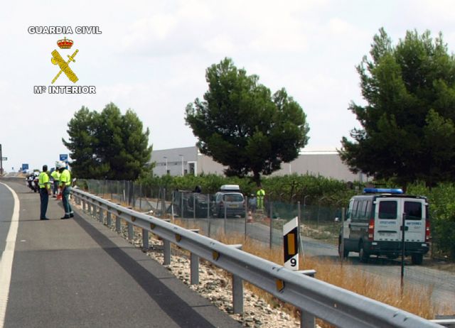 Detenido un individuo por la Guardia Civil por detencin ilegal de su mujer y su hija de siete meses, Foto 1