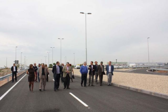 El Alcalde inaugura el nuevo vial que mejora los accesos al Centro Integrado de Transportes y al Parque Empresarial Oeste - 1, Foto 1