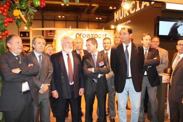 El ministro Miguel Arias Cañete visita las empresas de PROEXPORT en la feria Fruit Attraction 2012 - 1, Foto 1