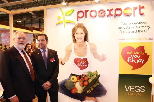 El ministro Miguel Arias Cañete visita las empresas de PROEXPORT en la feria Fruit Attraction 2012 - 2, Foto 2