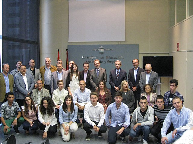 Sotoca destaca el talento y la creatividad de los jóvenes investigadores de la Región - 1, Foto 1