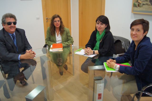 La alcaldesa solicita al delegado territorial de la ONCE en Murcia la promoción del Yacimiento Argárico La Bastida y la agricultura totanera en los cupones durante el año 2013 - 2, Foto 2
