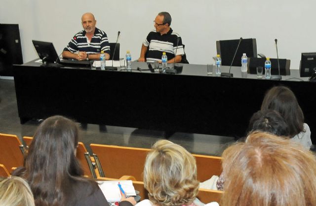 La Universidad de Murcia organiza los viernes de octubre y noviembre unos encuentros de empleo y exclusión social - 1, Foto 1