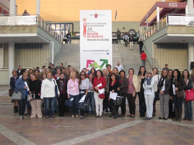 Las alumnas del Taller de Empleo Casa Mayor participan en el Día de la Persona Emprendedora - 1, Foto 1