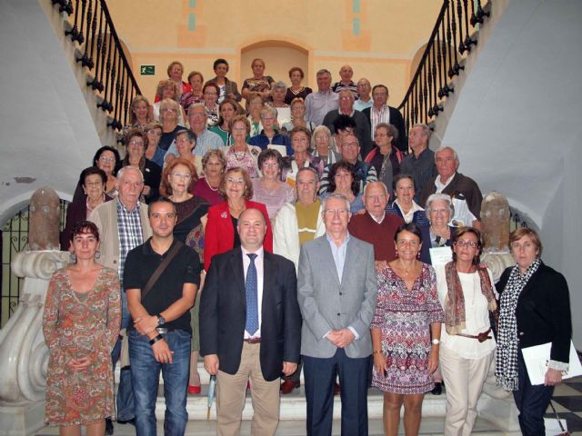 Servicios Sociales y la CAM enseñan a 45 mayores a valerse por sí mismos - 2, Foto 2