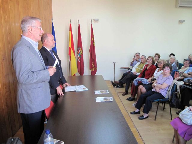 Servicios Sociales y la CAM enseñan a 45 mayores a valerse por sí mismos - 3, Foto 3