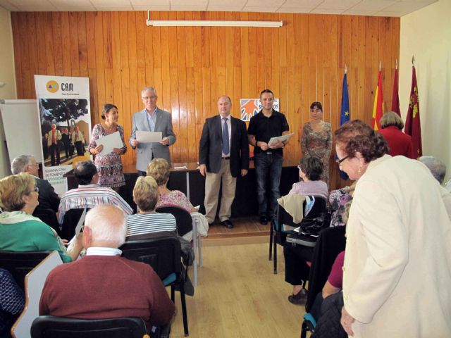 Servicios Sociales y la CAM enseñan a 45 mayores a valerse por sí mismos - 4, Foto 4