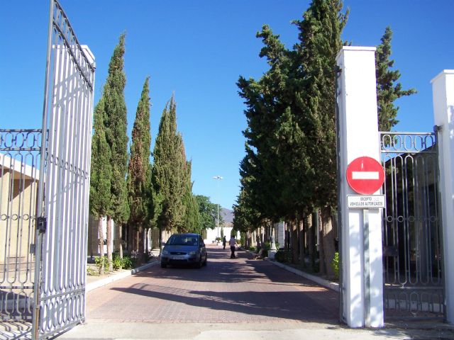 El Cementerio de Águilas se prepara ante la llegada del Día de Todos los Santos - 1, Foto 1
