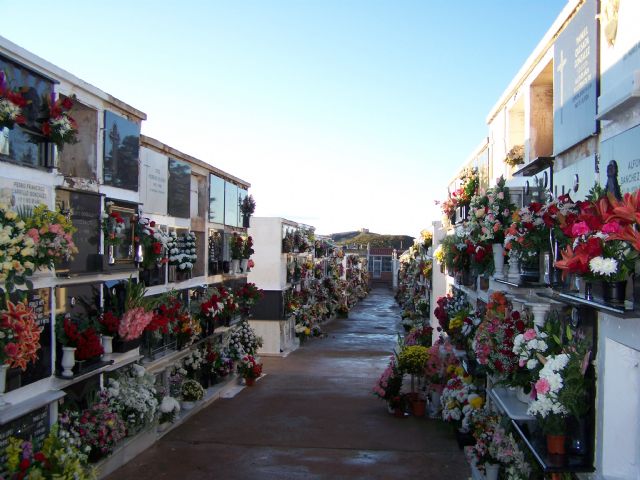 El Cementerio de Águilas se prepara ante la llegada del Día de Todos los Santos - 2, Foto 2
