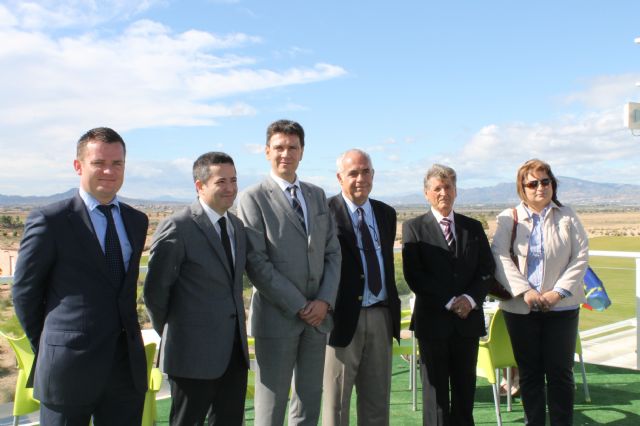 El alcalde de Alhama habla del potencial turstico de Alhama de Murcia aprovechando la inauguracin de la Casa Club de Alhama Signature Golf, Foto 1
