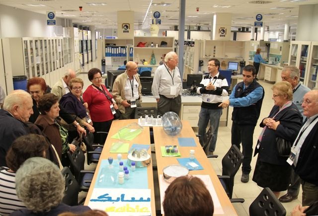 Más de 150 vecinos de La Aljorra visitan SABIC para conocer sus últimas novedades - 1, Foto 1