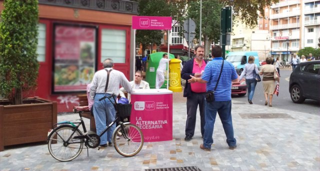 UPyD Cartagena instala una mesa informativa en el centro de la ciudad para cerrar las actividades de octubre - 1, Foto 1