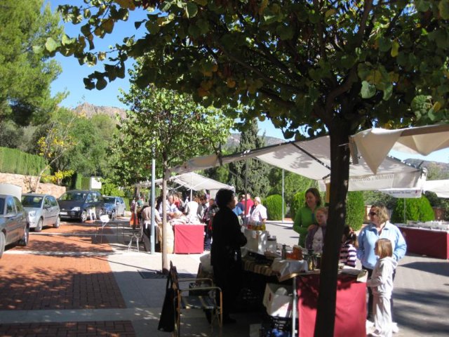 xito de pblico en el Mercadillo Artesano de La Santa celebrado el ltimo fin de semana de octubre - 8