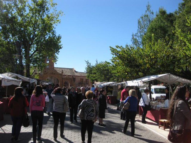 xito de pblico en el Mercadillo Artesano de La Santa celebrado el ltimo fin de semana de octubre - 16