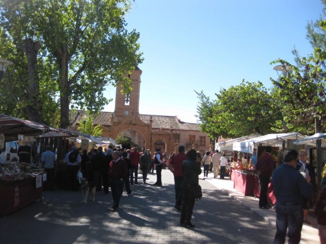 xito de pblico en el Mercadillo Artesano de La Santa celebrado el ltimo fin de semana de octubre - 18