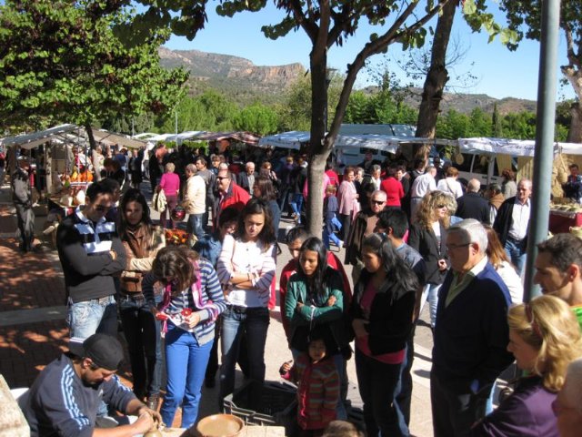 xito de pblico en el Mercadillo Artesano de La Santa celebrado el ltimo fin de semana de octubre - 24
